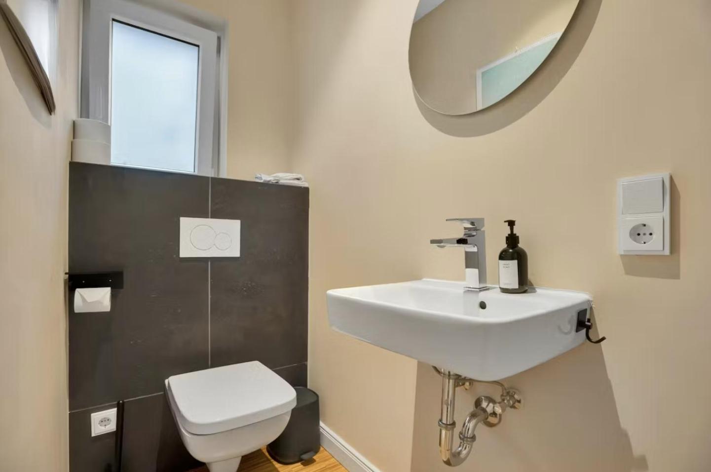 Large, Comfortable And Luxurious Flat In Center, Prenzlauer Berg Berlijn